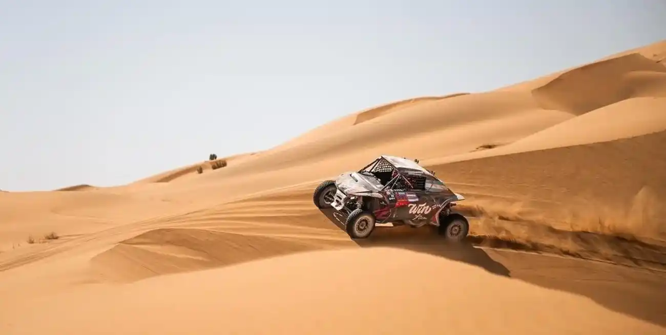 Desde hace dos días, Nicolás Cavigliasso firma como el número 1 en los especiales del Dakar. Hoy se impuso a Corbin Leaverton, por más de 3’05 y elevó a más de 25' su ventaja en la general.