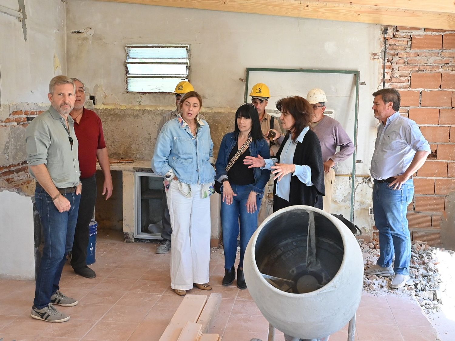Visita del Gobernador a Escuela Primaria N° 29 La Cabaña del Tío Tom