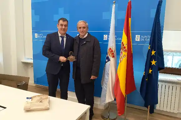 Diálogo con autoridades de Galicia para avanzar en proyectos educativos y democráticos