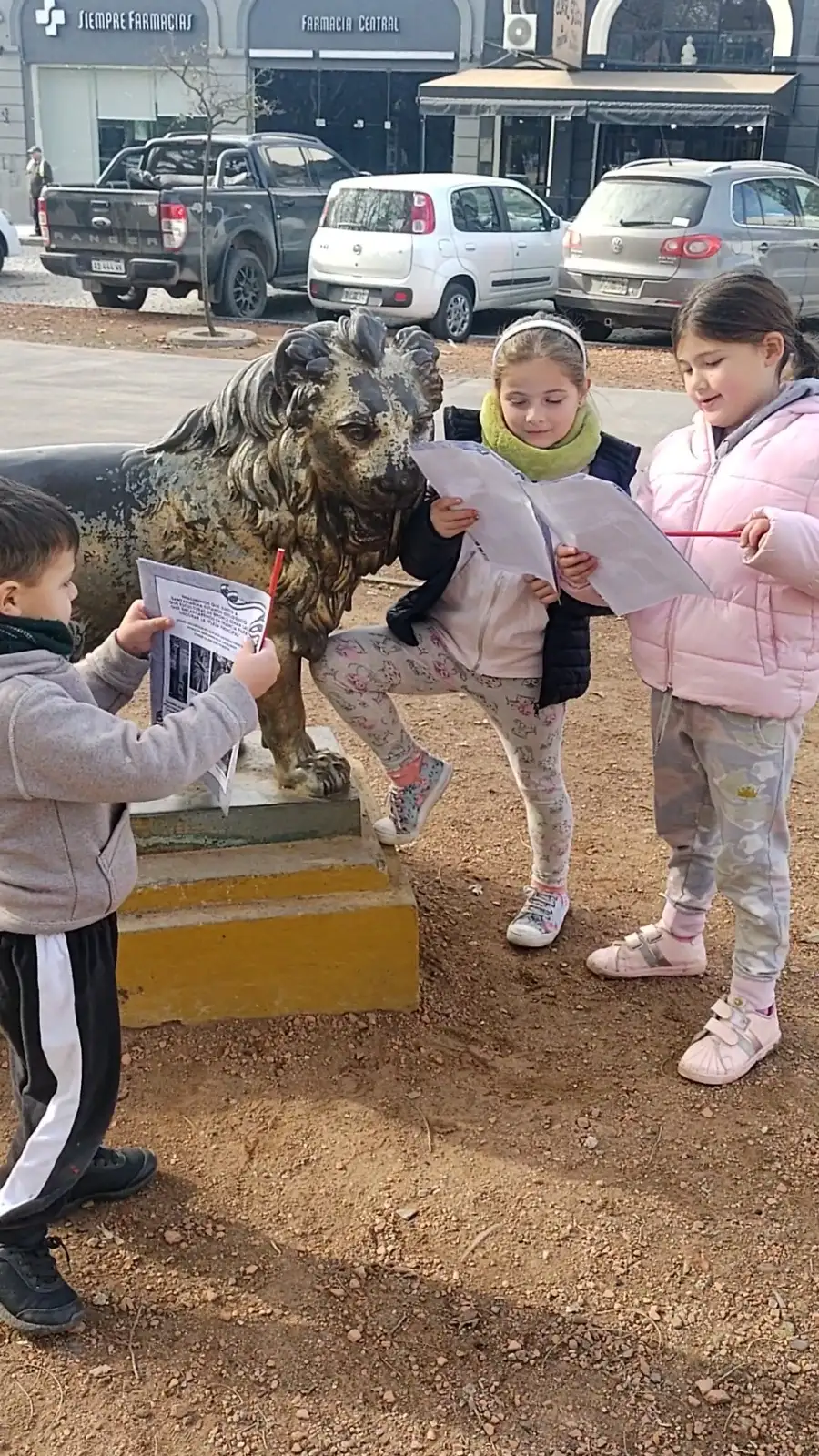 La actividad se realizó durante la tarde del martes a lo largo de toda la plaza Independencia.