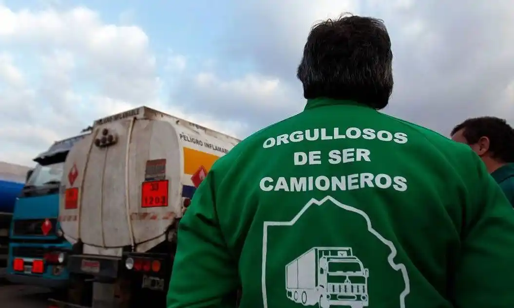 Camioneros piden prioridad para vacunarse