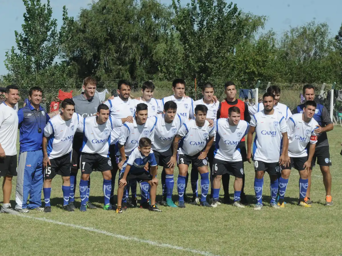 Liga Regional: Gran triunfo de Antártida