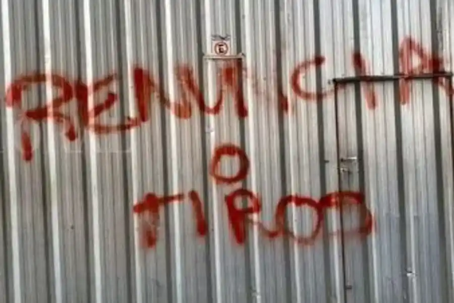 Aparecieron pintadas contra los dirigentes de Unión de Santa Fe