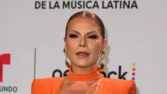 Así pasaron las estrellas por la alfombra azul de los Latin Billboard (Fotos)