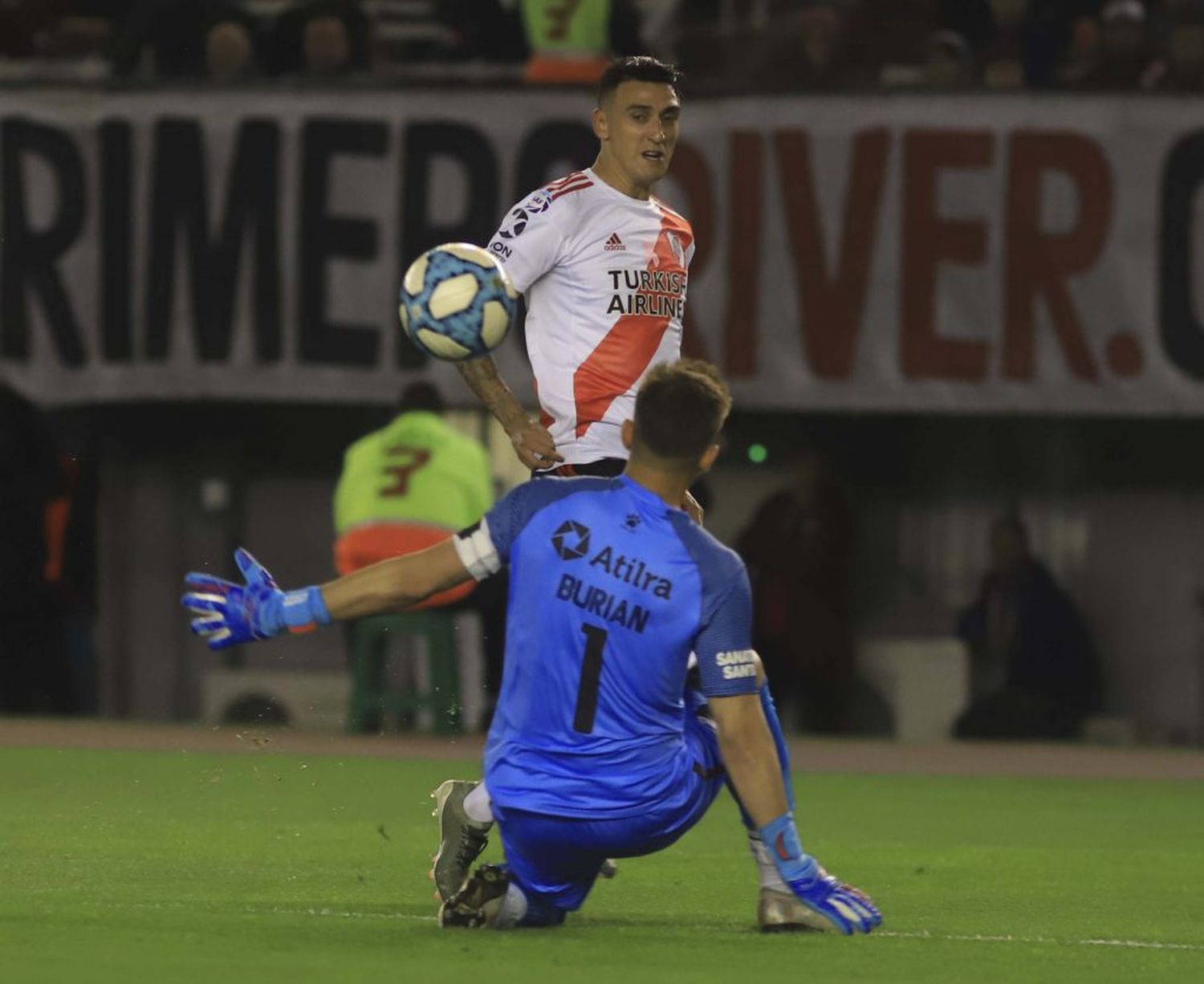 River no quiere sorpresas y avanzar a otra definición