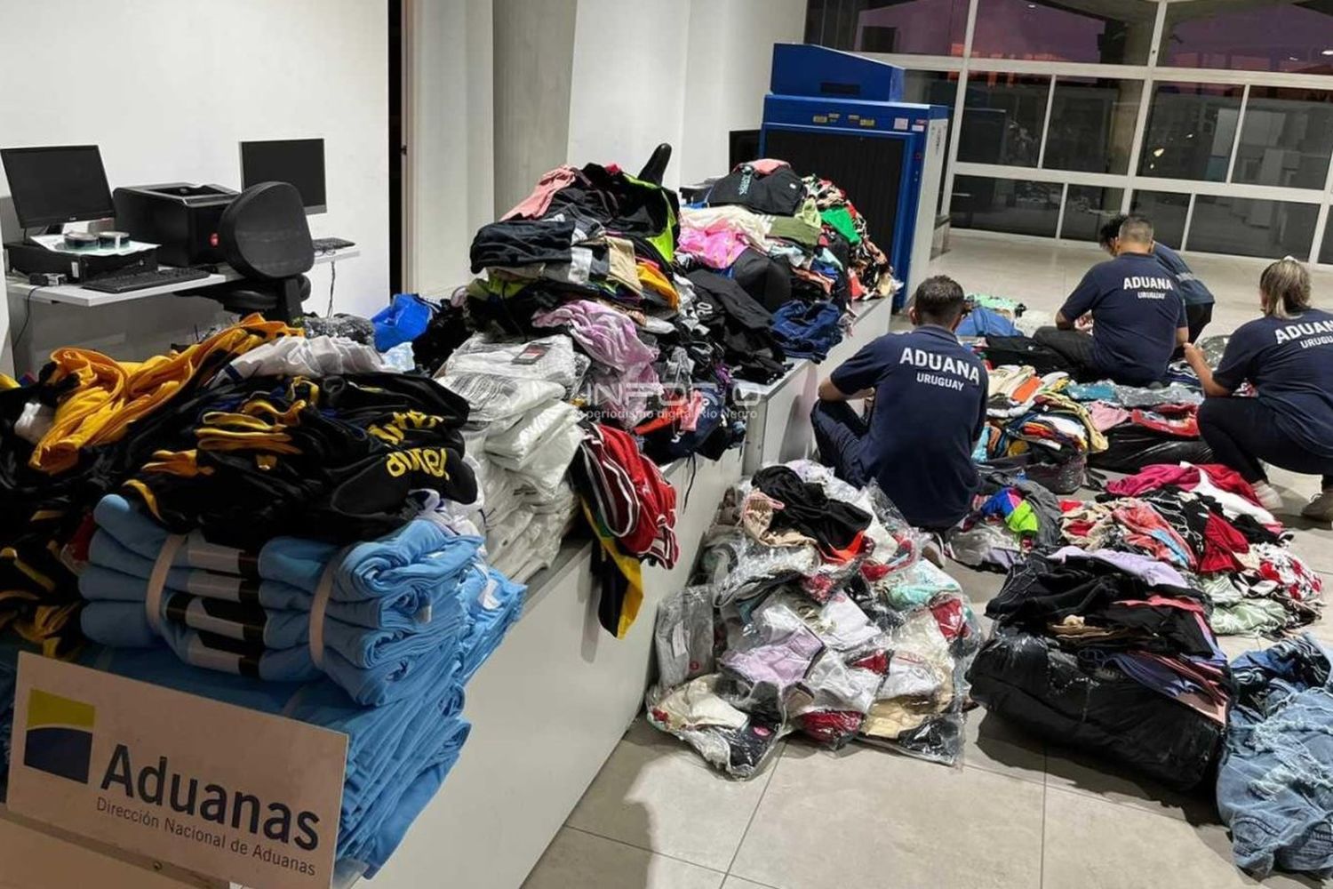 Frustran contrabando de ropa deportiva en el puente General San Martin