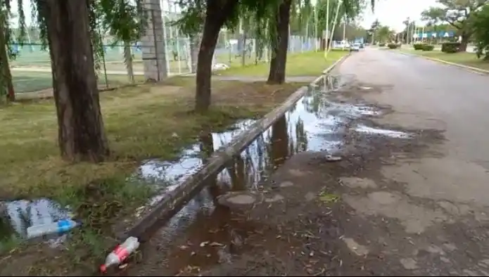 “Caño roto hace 15 días”