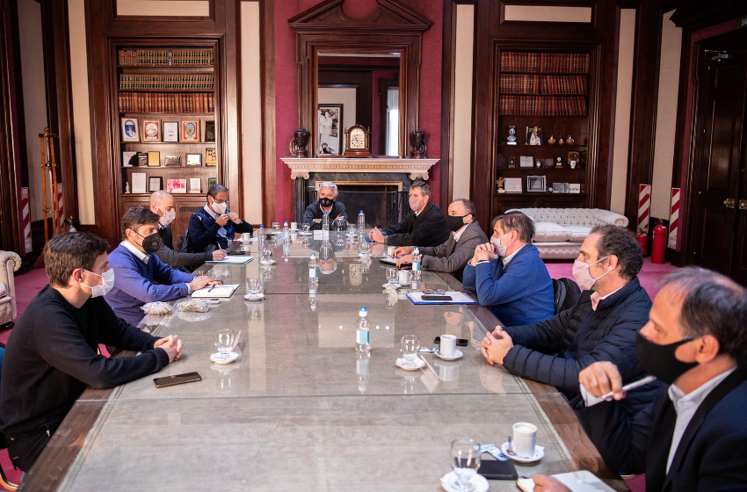 Kicillof se reunió con representantes de cadenas de producción y comercialización de bienes de consumo masivo