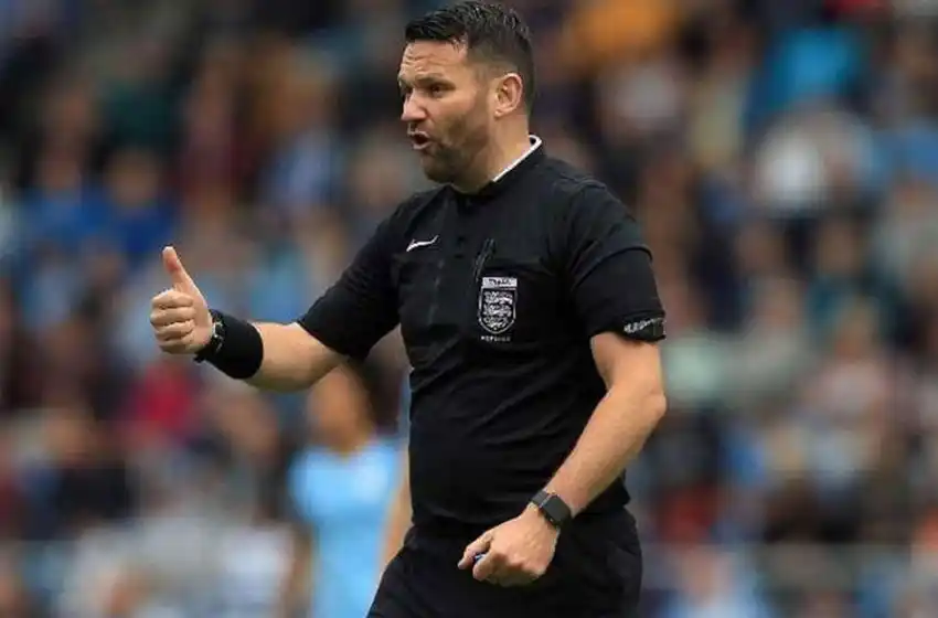 Suspendieron a un árbitro porque usó el piedra, papel o tijera en el sorteo