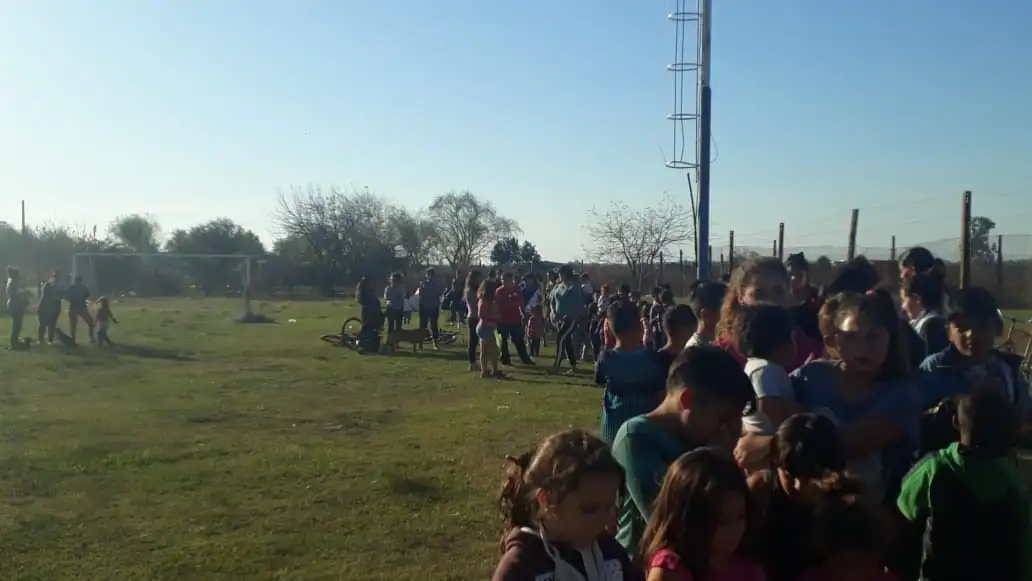 Sud América brinda un plato de comida a más de 450 personas