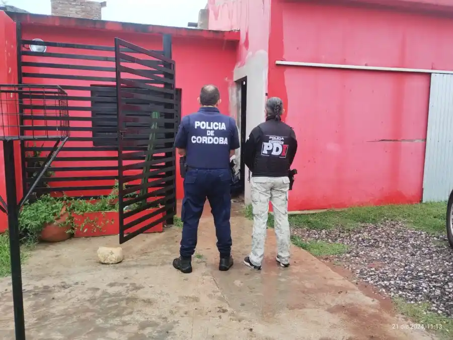 Se secuestraron un celular, una carabina, 2 cargadores y 3 cartuchos.