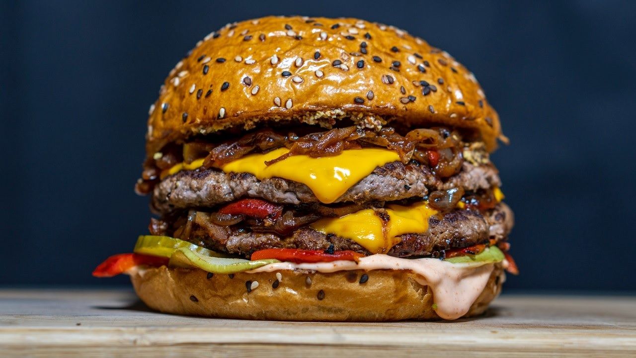 Día Mundial de la Hamburguesa: tradición, sabor e innovación en cada bocado