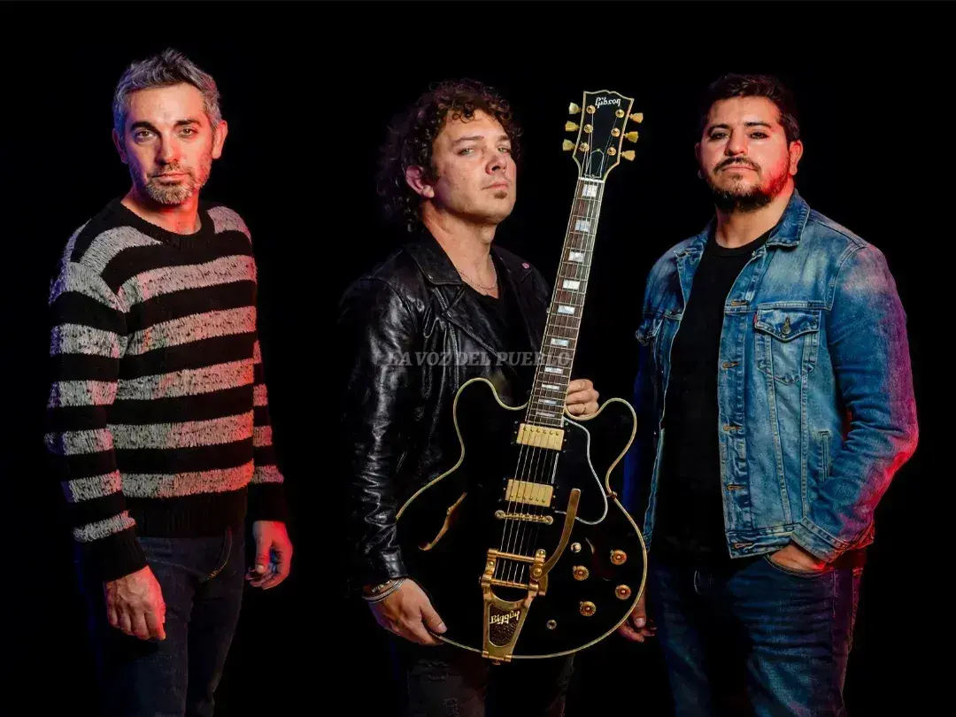 Martín Bonavetti (bajo), Anibal Pollet (guitarra y voz) y Ezequiel Aguilera (batería)