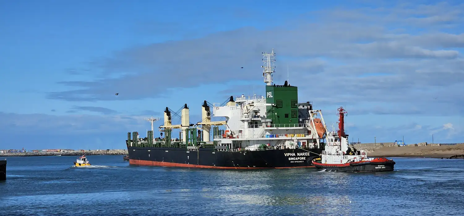 Puerto Quequén comenzó la semana con nueve movimientos de buques