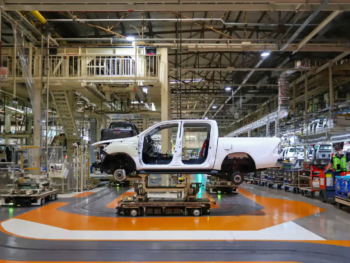 Toyota se suma a Ford y suspende su producción por la escasez de neumáticos