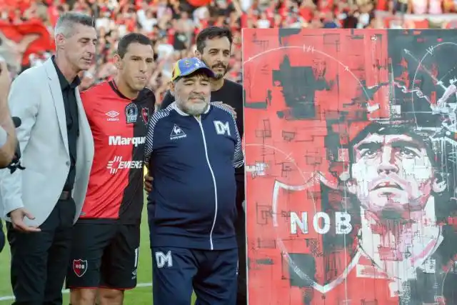Diego Maradona se emocionó en su regreso al Coloso: "Yo soy leproso, y a mi no me compra nadie""