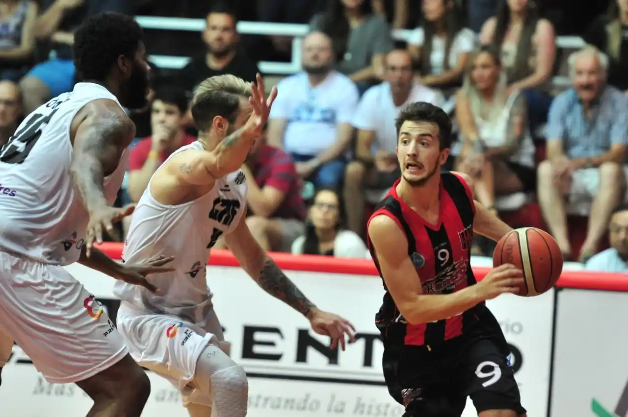 Central tuvo una oportuna reacción y terminó derrotando al líder Estudiantes