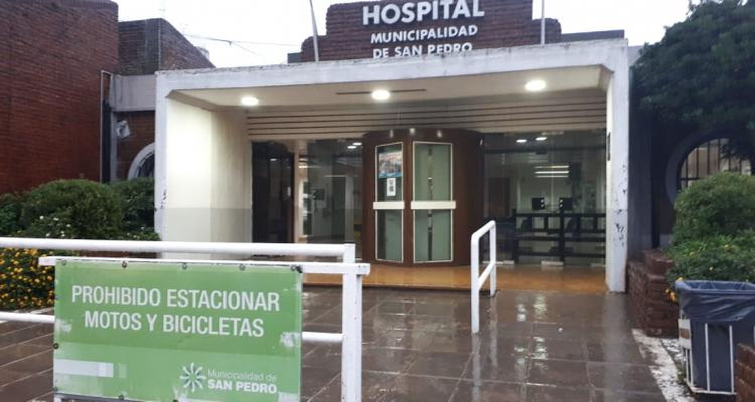 Ruta 191: minibús rozó a un ciclista, que cayó al pavimento y fue asistido en el Hospital