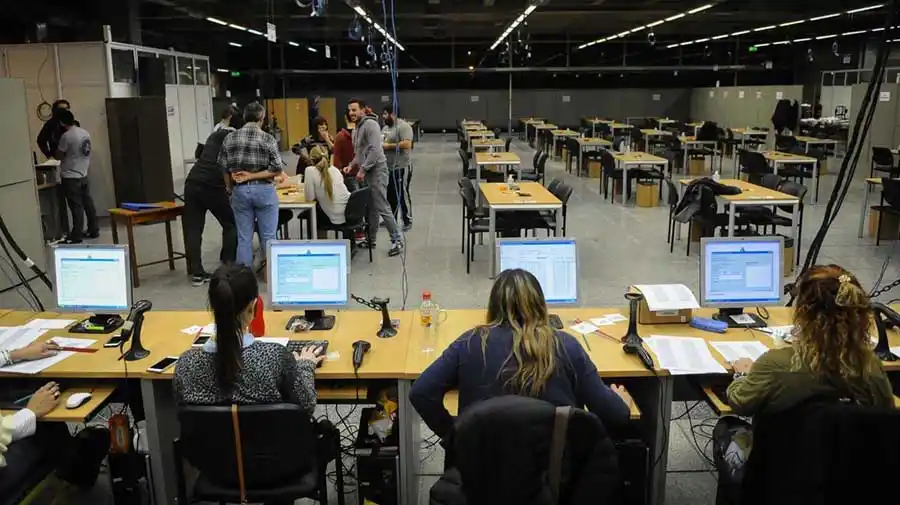 Elecciones PASO 2017: Comienza escrutinio en distritos bonaerenses claves que podrían cambiar la tendencia