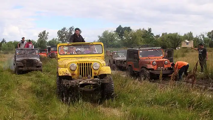 A puro barro y camaradería: Gualeguay vive el 8º Encuentro Nacional de Jeeperos