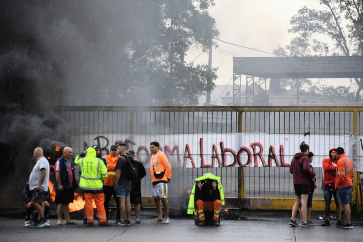 Estibadores pedirán al Arzobispado de Rosario que actúe como mediador en el conflicto del puerto