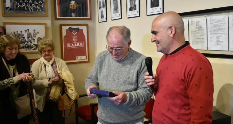 Mitre reunió su historia y la presentó en un emotivo acto