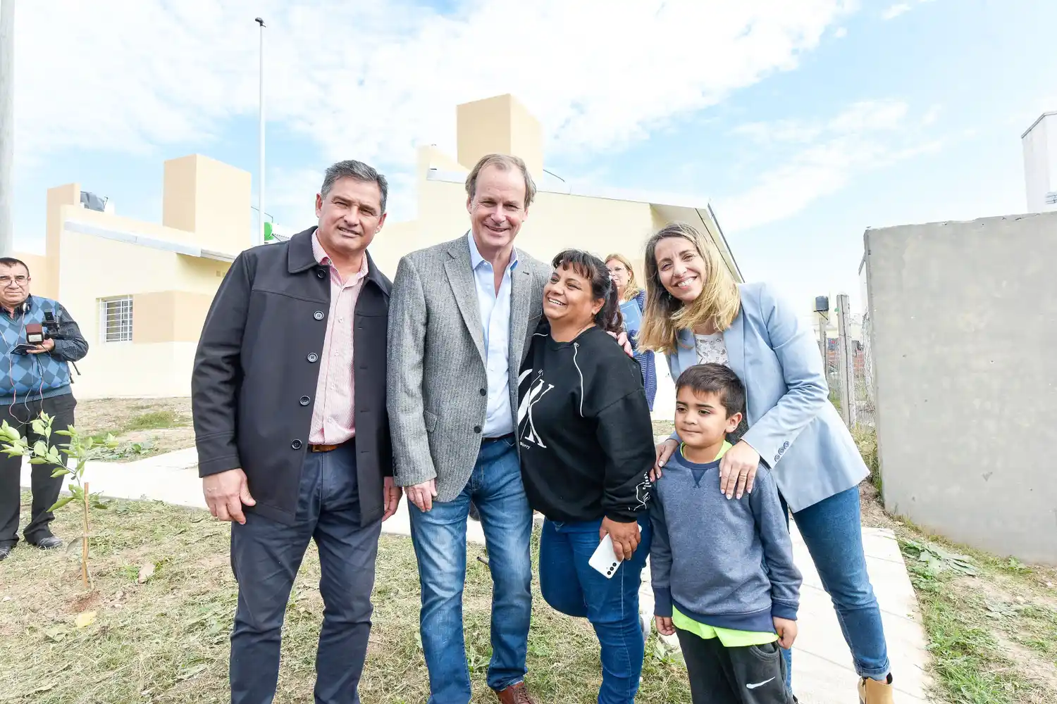 “Las viviendas y los salarios dignos son claves  para nuestros docentes”