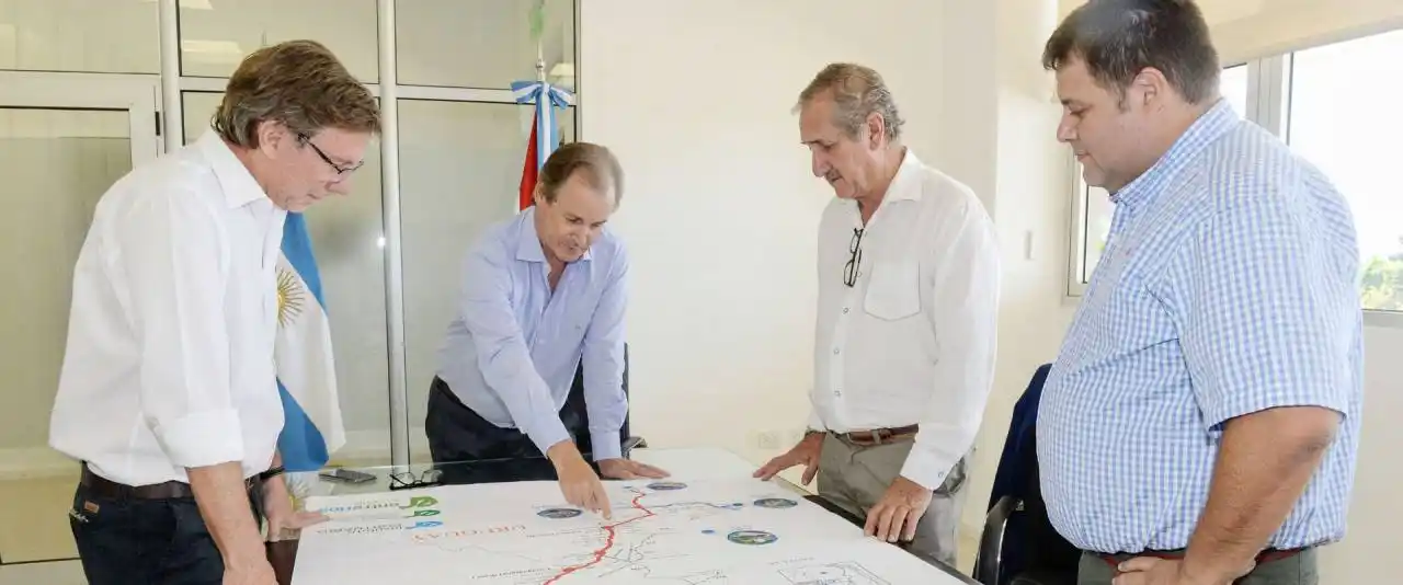 Trabajan en el desarrollo del ferrocarril de la Mesopotamia 