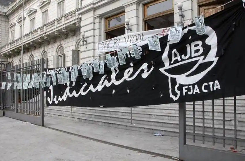 Judiciales rechazan el pago del aguinaldo en cuotas