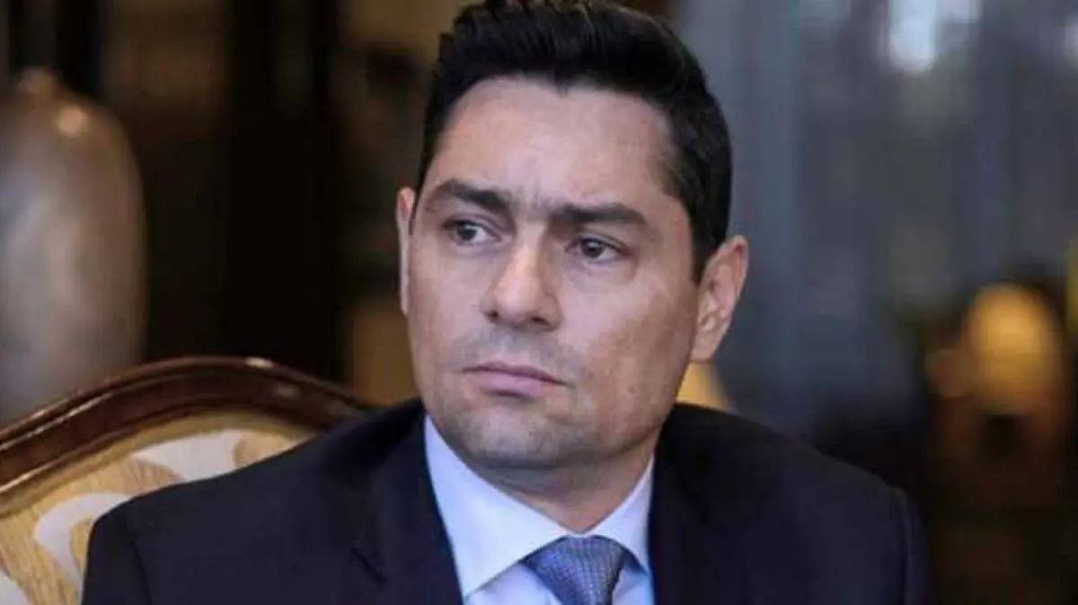 PRIMEROS EFECTOS DEL APAGÓN AL INTERINATO: Vecchio renunció a la embajada de Venezuela en EE.UU. (CARTA)