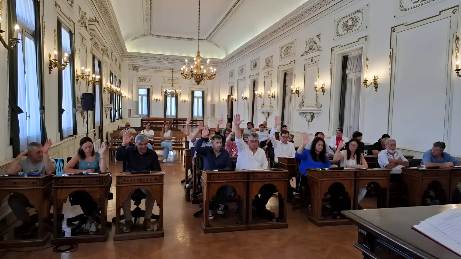 El jueves 18 de diciembre, el Concejo Deliberante aprobó por mayoría el Presupuesto municipal y el aumento de tasas de 27 por ciento, en seis tramos bimestrales de 4 por ciento cada uno