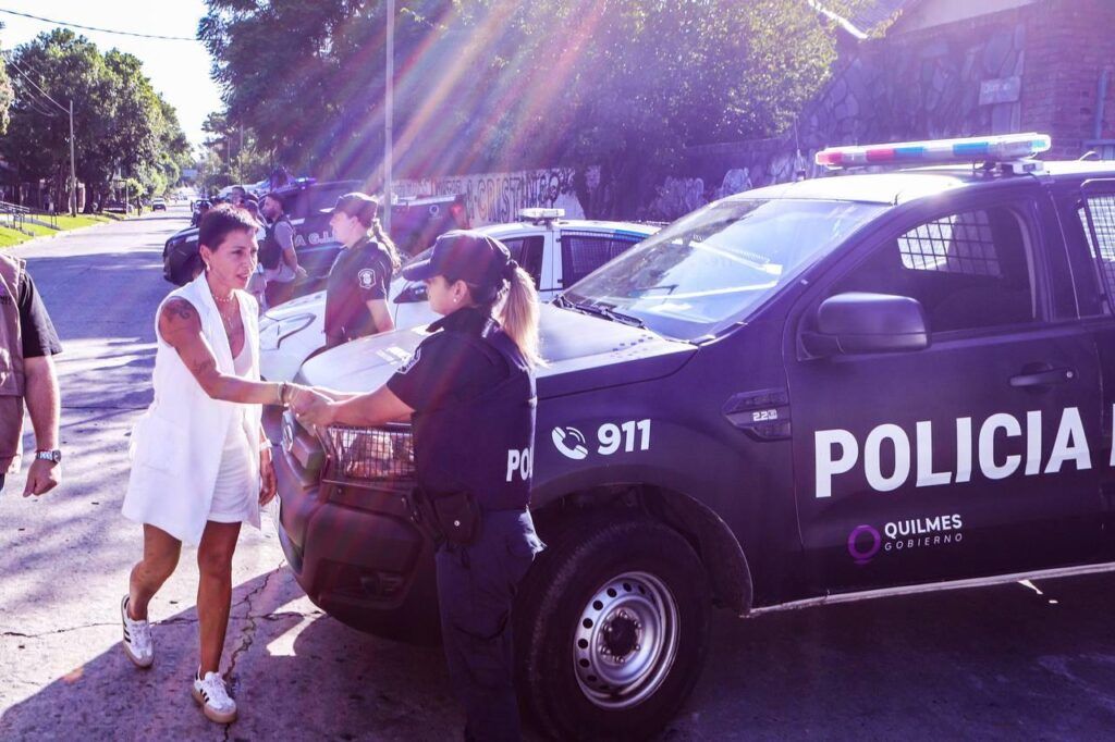 Mayra Mendoza supervisó un operativo de control en Quilmes.