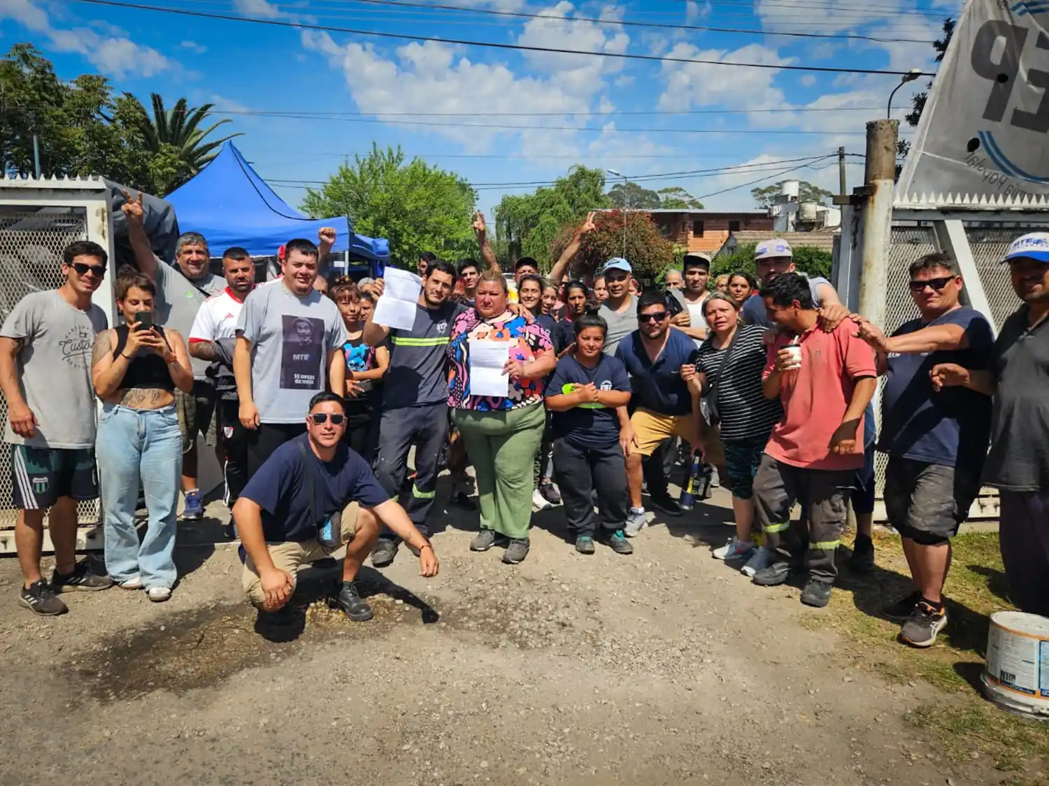 El conflicto comenzó la semana pasada con manifestaciones en los ingresos del predio.