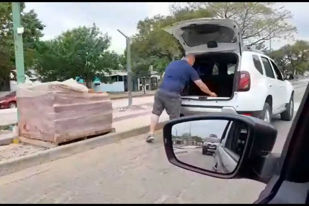 La determinación del Municipio tras el video del hombre robando materiales en la Avenida Parque