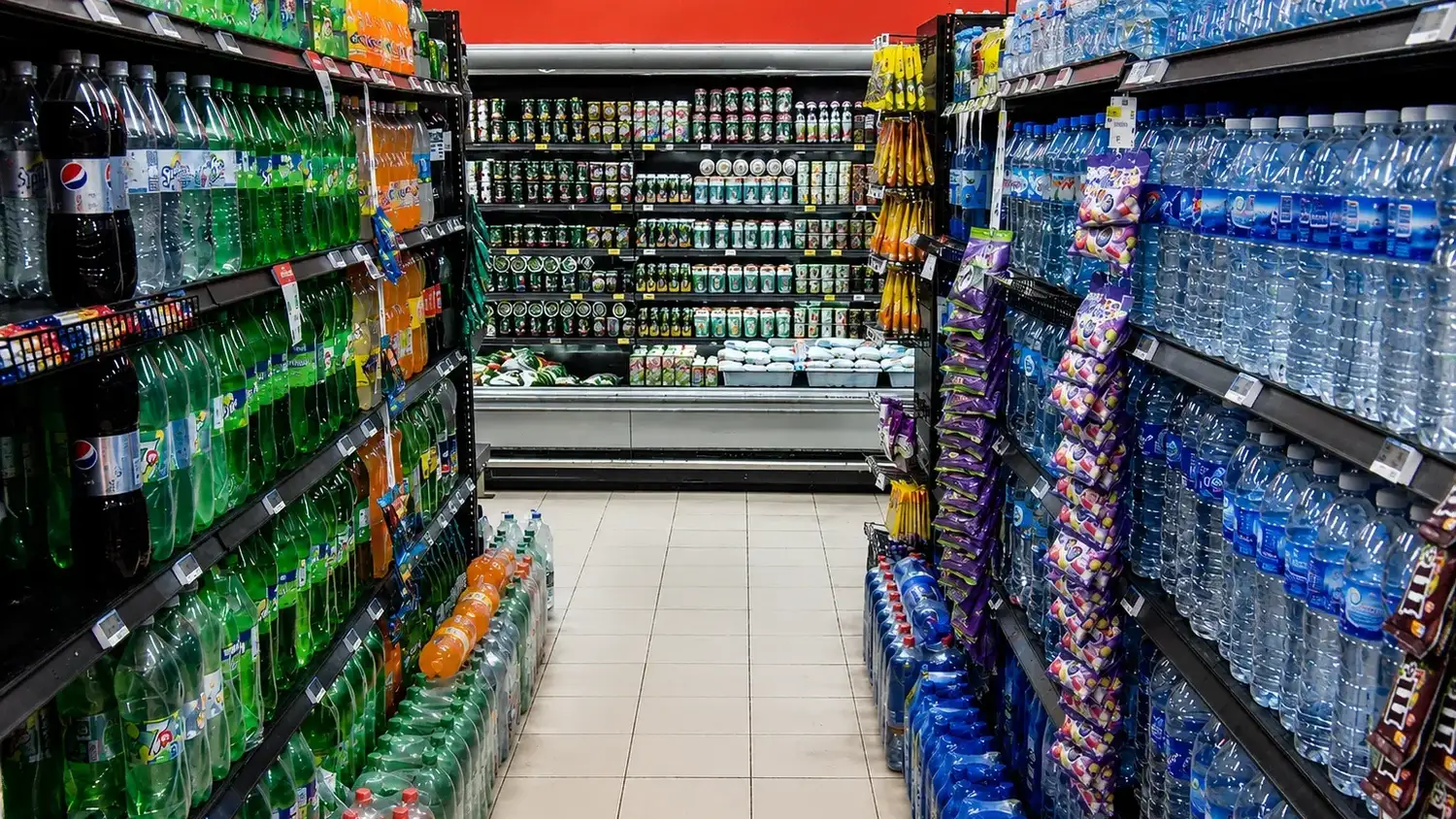 El consumo interno continúa mostrando dificultades para recuperarse, en un escenario marcado por la pérdida de ingresos reales y la escasez de crédito en pesos.