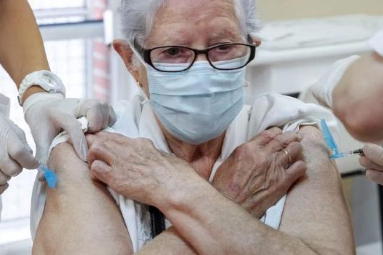 Vacunas contra el coronavirus: Recomiendan la aplicación de los refuerzos