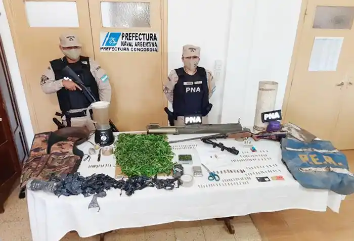 Prefectura secuestró plantas  de marihuana a orillas  del arroyo Yuquerí Grande