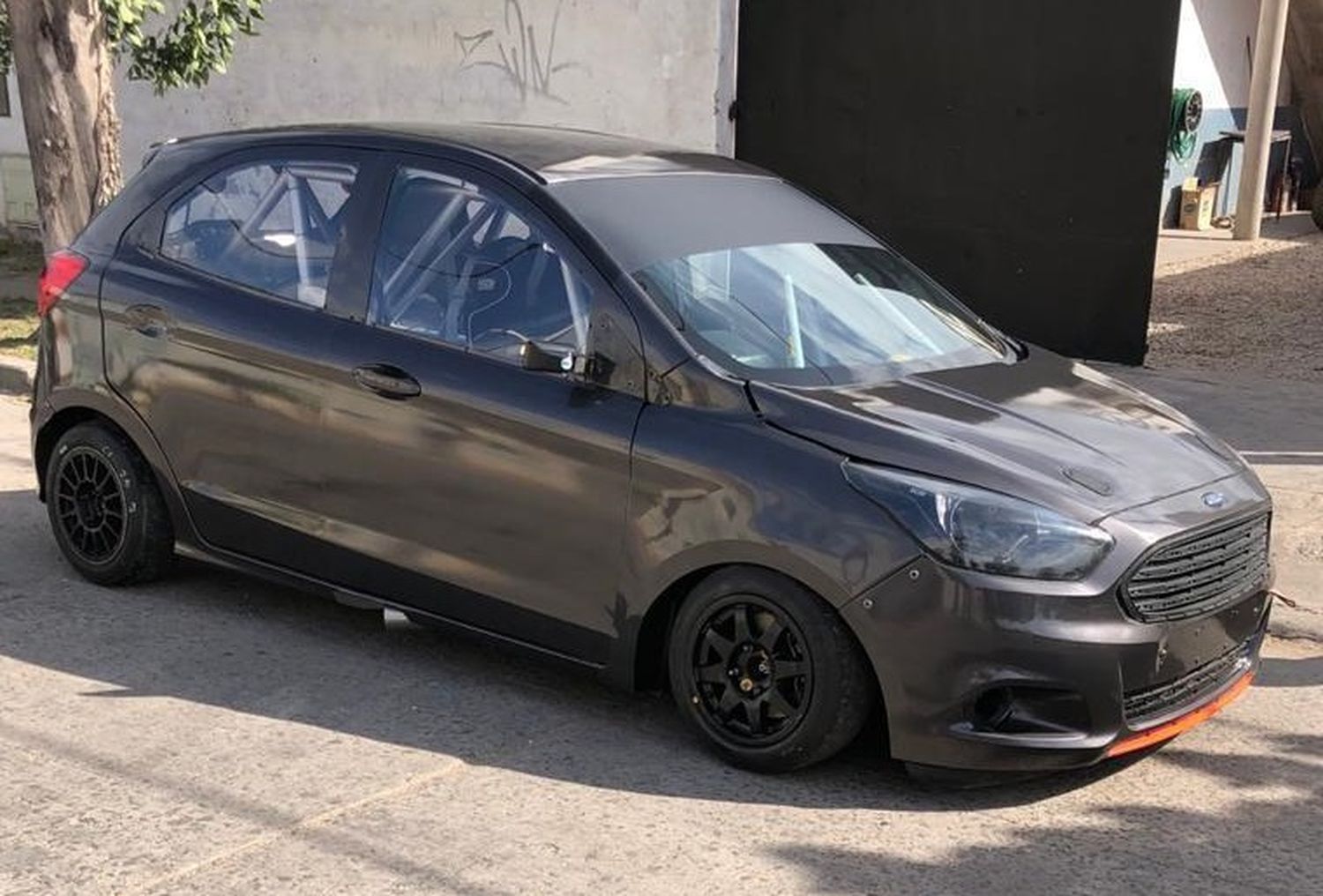 Lucas Bayala tiene listo el Ford para los ensayos