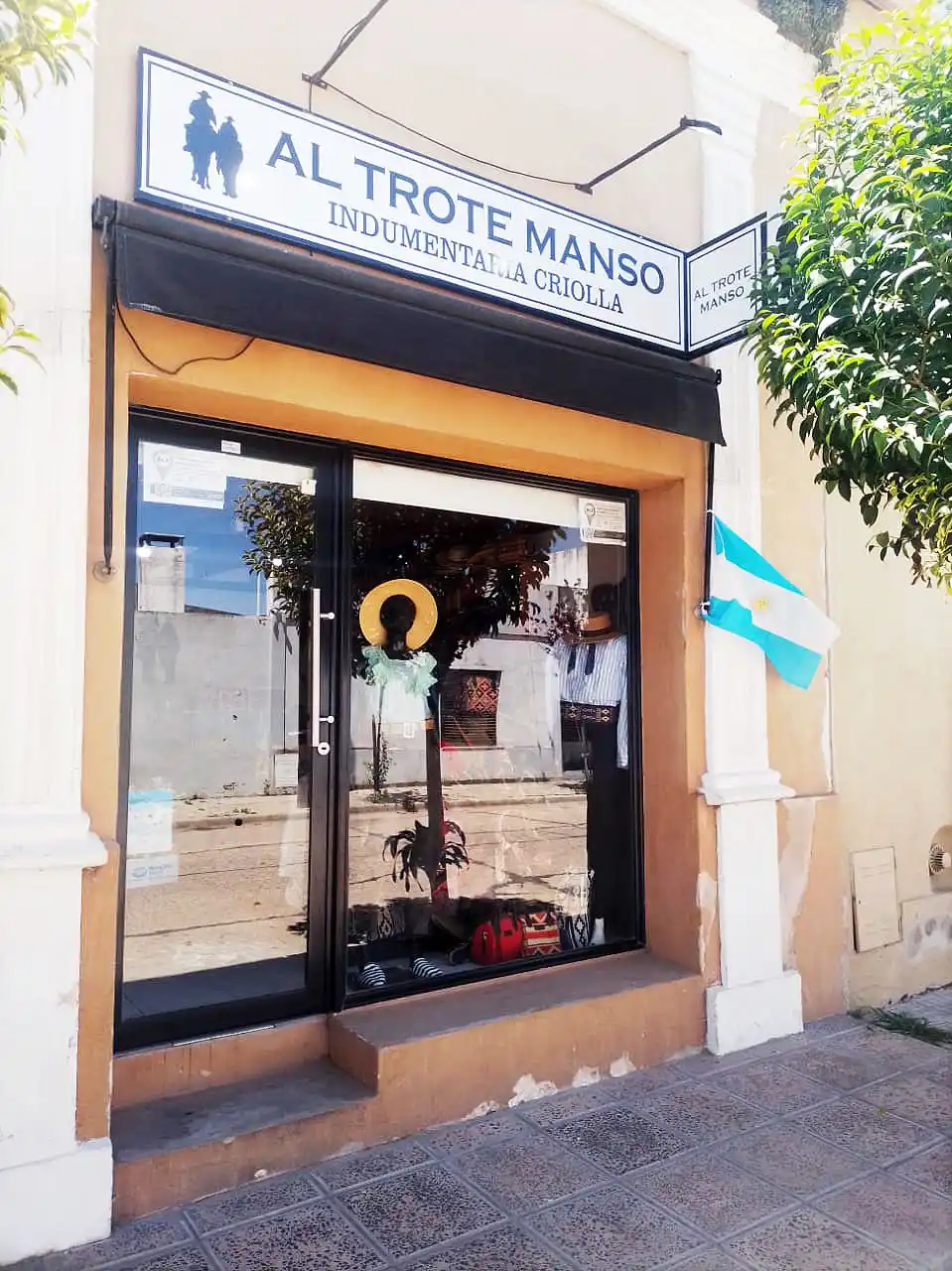 Propuesta de un comercio para mantener vigentes las tradiciones de campo