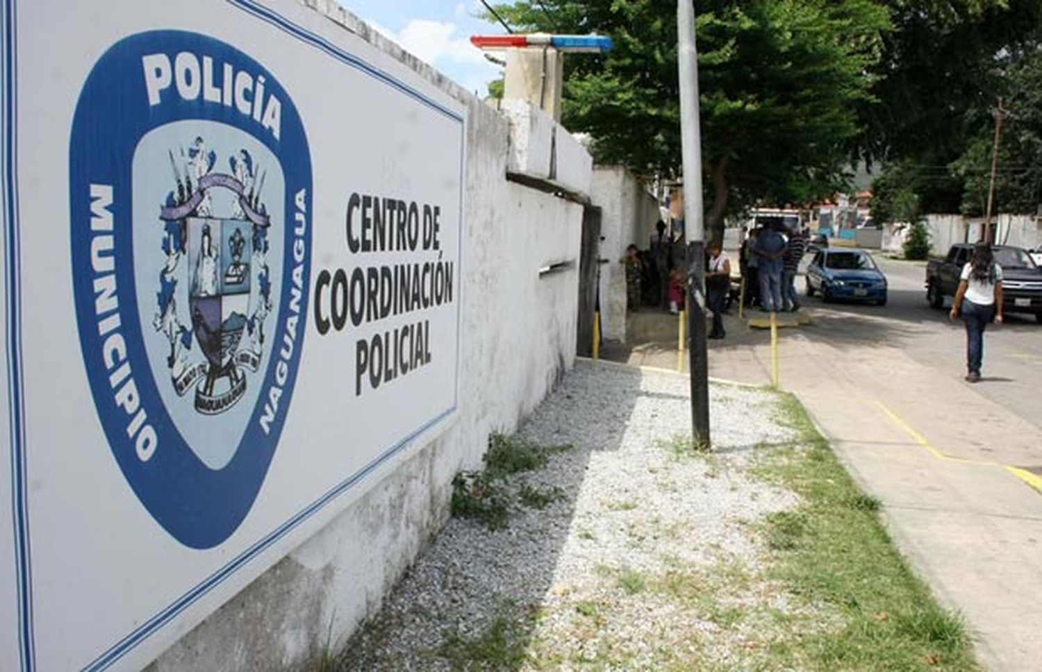 “La golpeó con un palo, la arrodilló y disparó”, la confesión de la niña del policía de Naguanagua que mató a su mamá