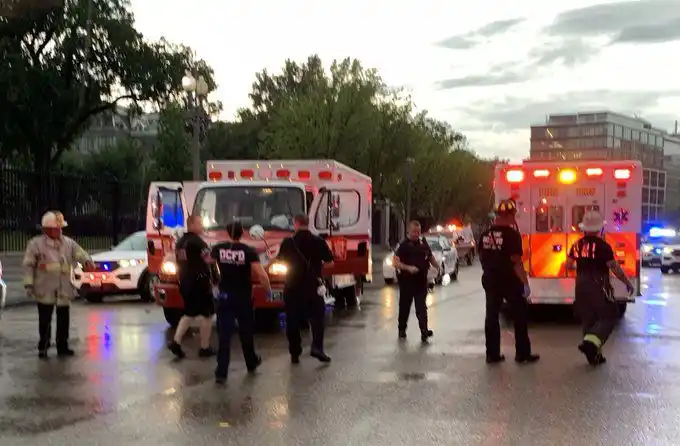 CUATRO HERIDOS deja el impacto de un rayo cerca de la Casa Blanca