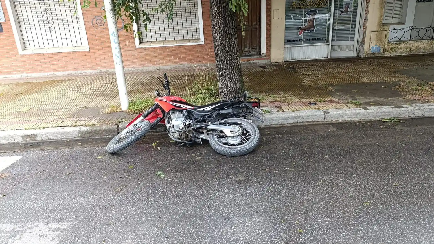 Accidente de tránsito en Avenida Perón y Antonena.