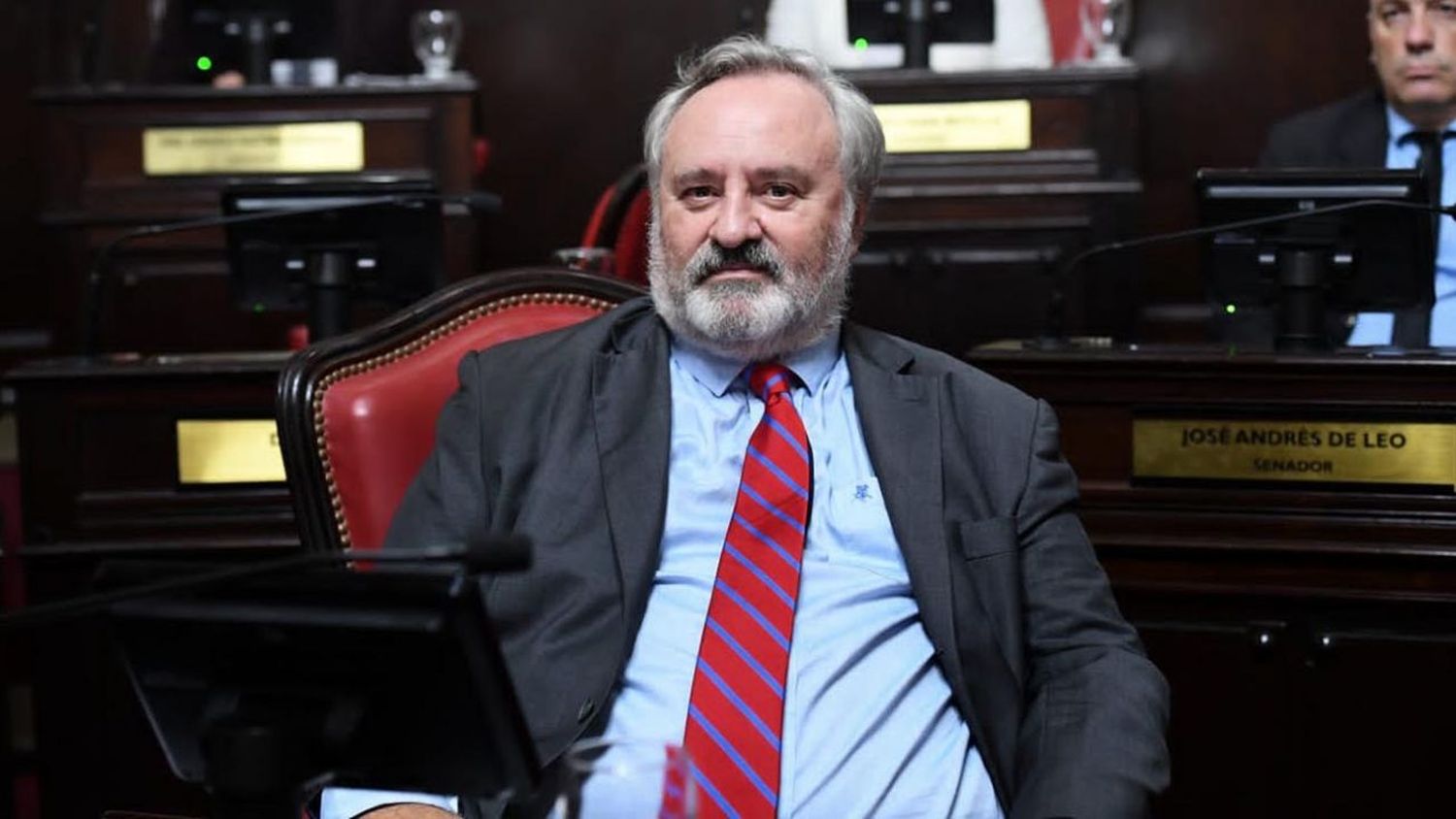 De la Torre renunció a la vicepresidencia de Senadores: “más que halcones o palomas parecemos pavos reales”