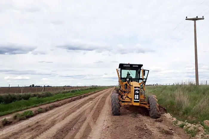 Realizan mejoras en la ruta 80,  entre Juan N. Fernández y Claraz
