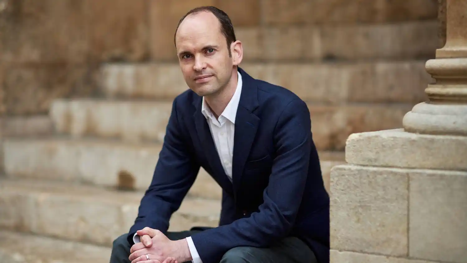 Toby Ord analizó los riesgos del «colapso de la civilización» a través de un modelo matemático