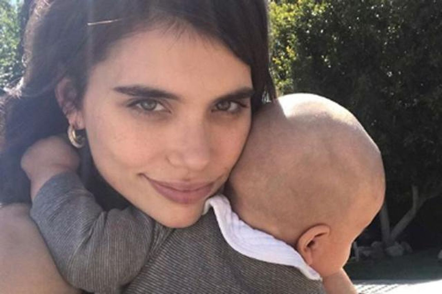 Eva De Dominici: "Mis papás todavía no conocen a mi hijo, justo pensaba ir yo"