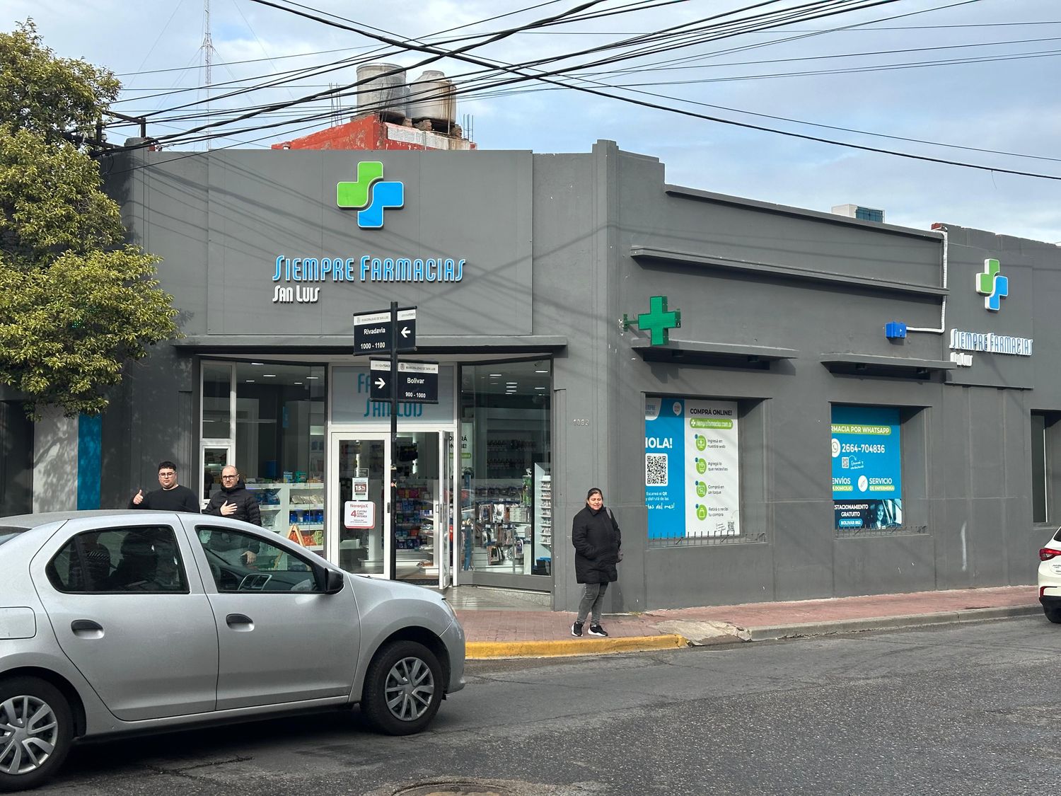Llevás dos, pagás uno: Siempre Farmacias causa furor por sus megaofertas