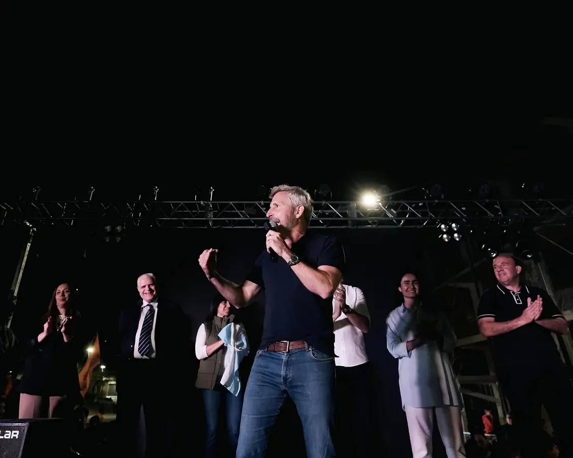 “Comienza una nueva etapa”,  expresó Frigerio tras el triunfo de Milei