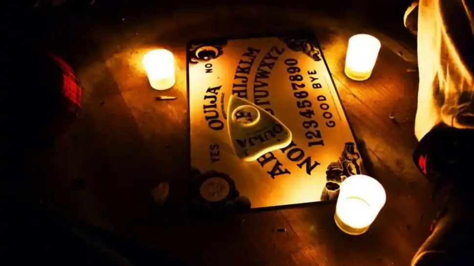 No son para jugar: la aterradora verdad detrás de la tabla Ouija y el "Juego de la Copa"