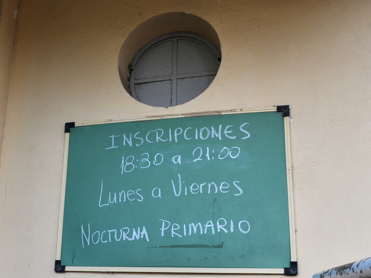 Adolescentes en escuelas para adultos: una tendencia que se mantiene  